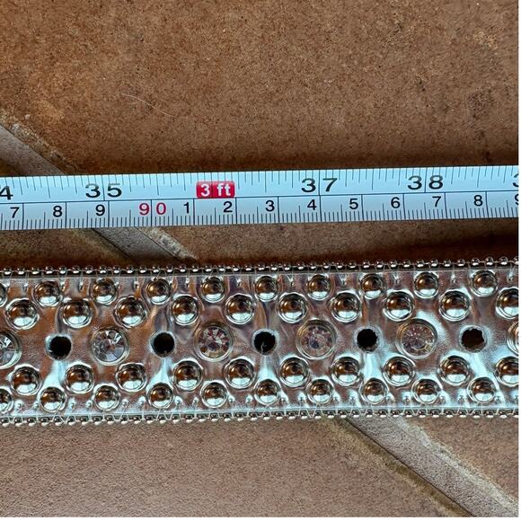 Guess Studded Rhinestone Silver Metallic Leather Bling Belt  L or XL(?) Pls Read main image 9